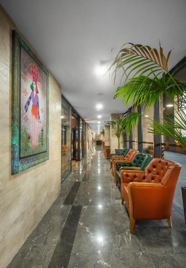 Royal Tulip Hotel & Casino, טביליסי מראה חיצוני תמונה